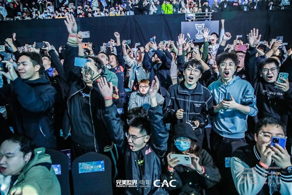 NAVI 击败 FaZe，确保在 IEM Cologne 2025 中获得季后赛名额