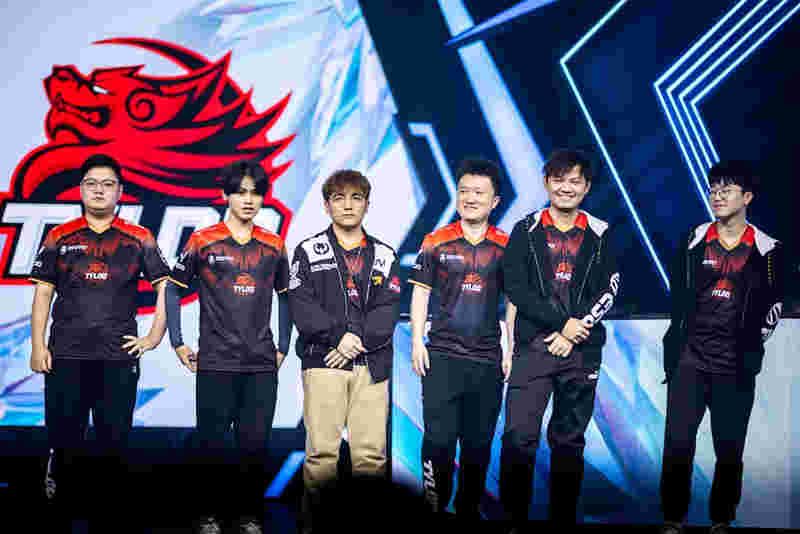 LOL-S13：T1勇夺S13全球总决赛冠军，上路Zeus拿下总决赛FMVP