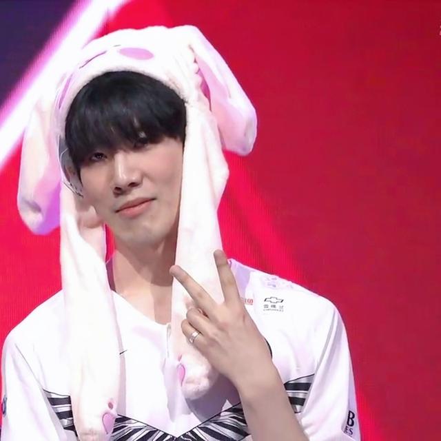 LPL今日首发：Rookie首秀搭档Karsa