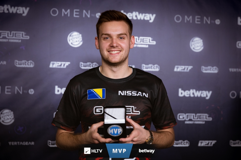 S14瑞士轮首轮抽签结果：TES迎战T1；WBG对阵GEN